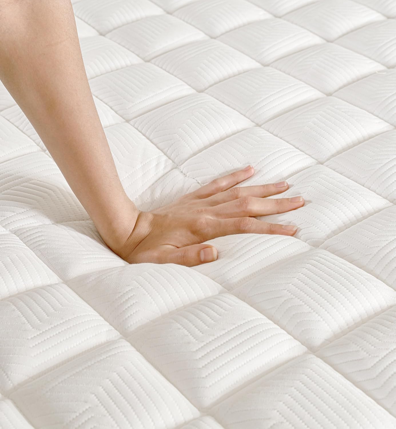 Queen Mattress,14 Inch Memory Foam and Innerspring Hybrid Queen Size Mattress in a Box, Pressure Relief,Medium Plush,Motion Isolation.
